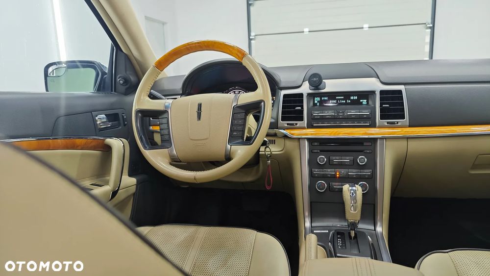 Lincoln MKZ - 8