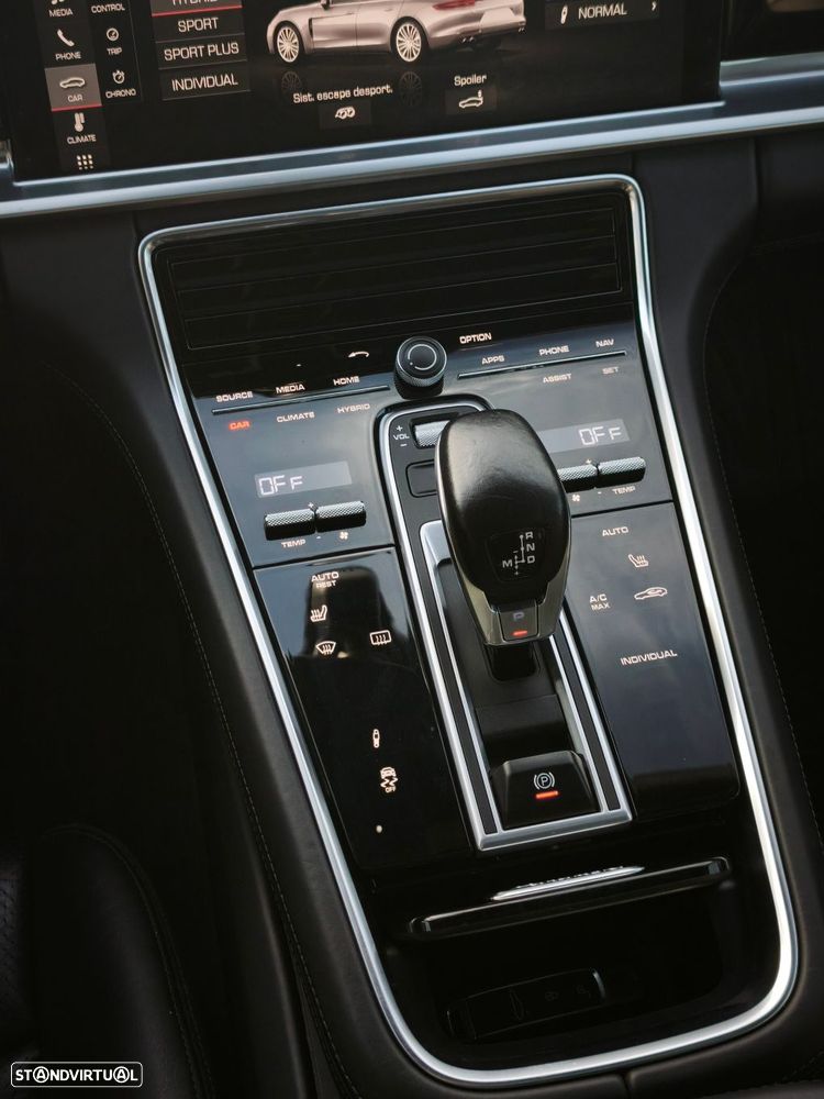 Porsche Panamera 4 E-Hybrid - 17