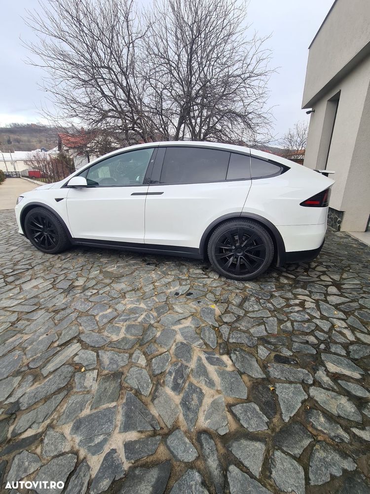 Tesla Model X - 6