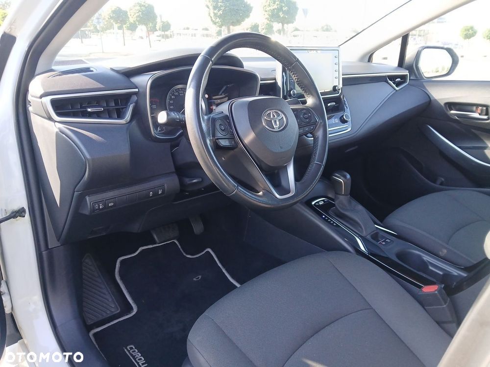 Toyota Corolla 1.8 Hybrid Comfort - 17