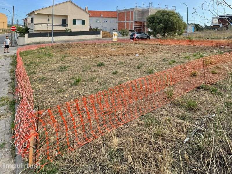 Terreno Urbano para construção *Oportunidade* - Grande imagem: 3/4