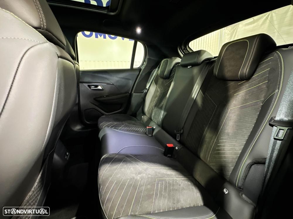 Peugeot e-208 51 kWh GT - 10