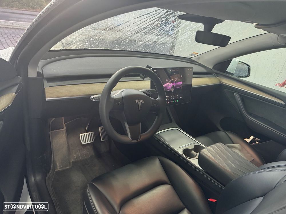 Tesla Model Y Tração Traseira — fotografia 7