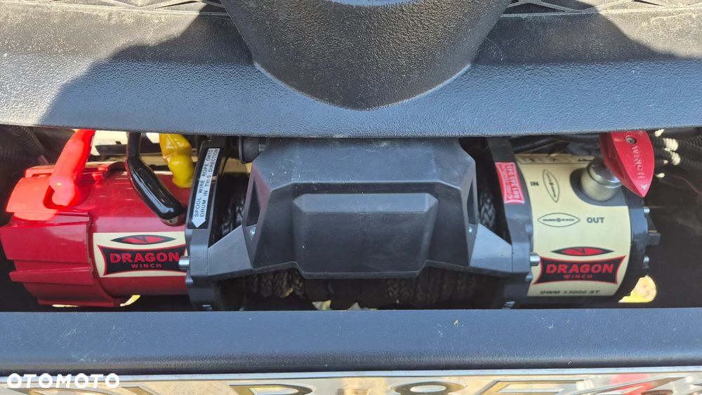 Toyota Hilux 2.5 D-4D SR5 - 17