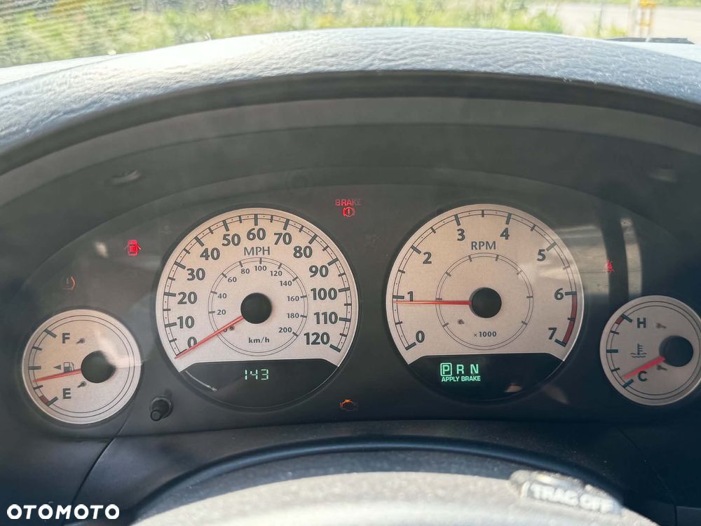 Chrysler Town & Country - 15