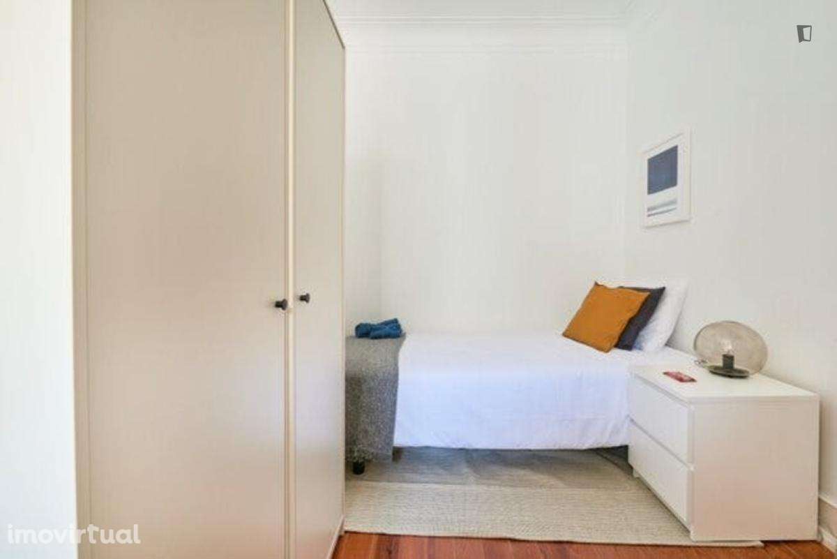 Quarto - localizado em Alameda Lisbon - Grande imagem: 3/15
