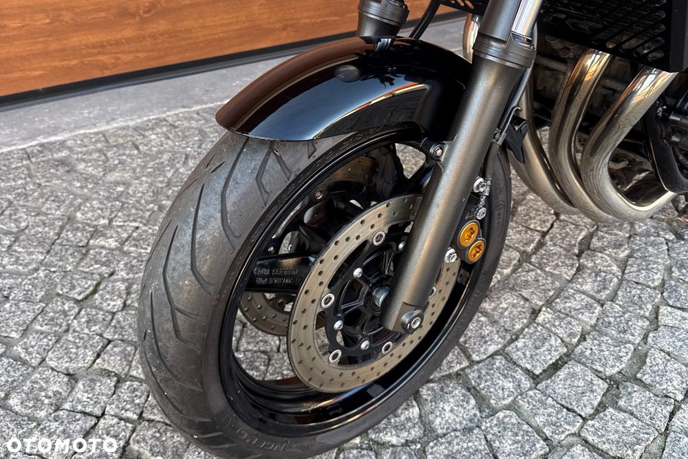 Yamaha XJR - 21