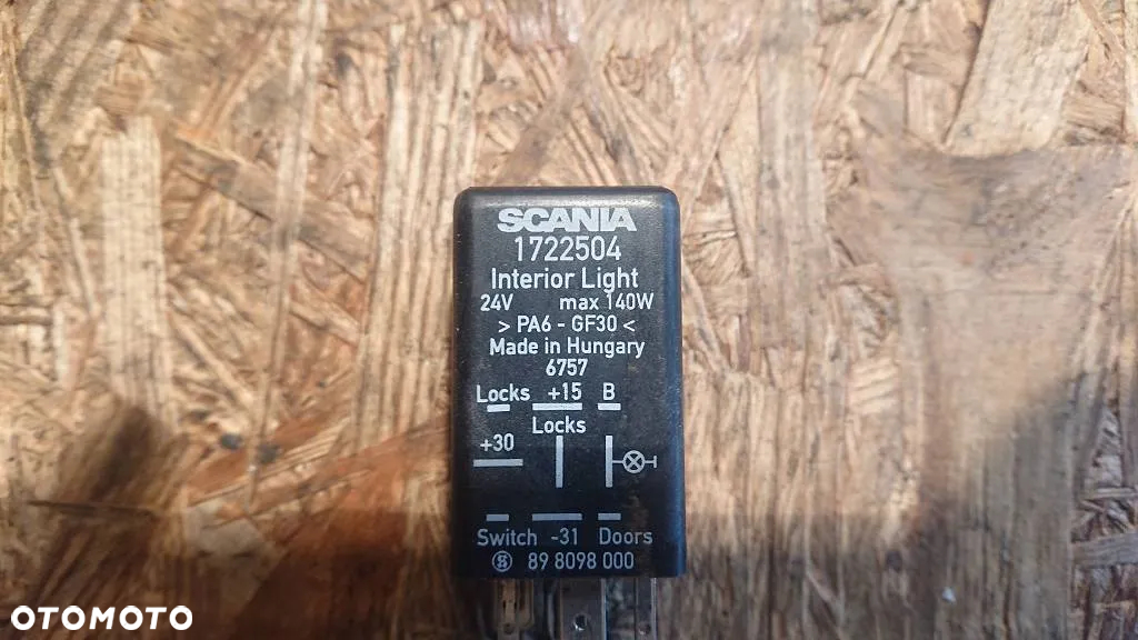 # SCANIA V8 R S XPI DC16 2015r PRZEKAŹNIK OŚWIETLENIA ŚWIATEŁ 1722504 - 2
