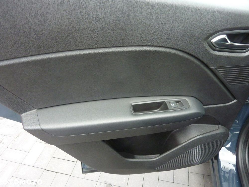 Renault Captur - 31