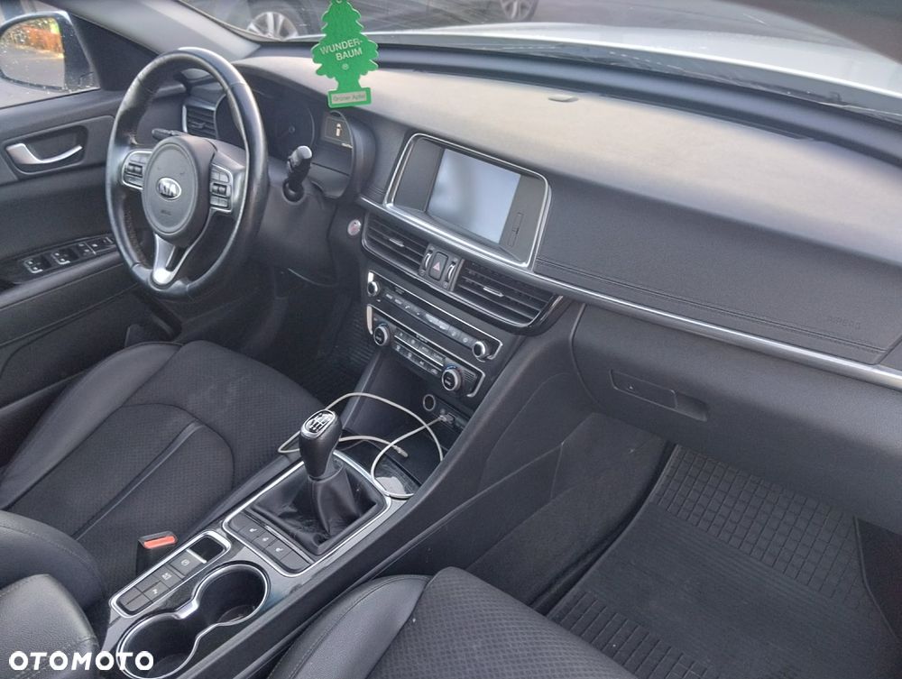 Kia Optima 2.0 M - 7