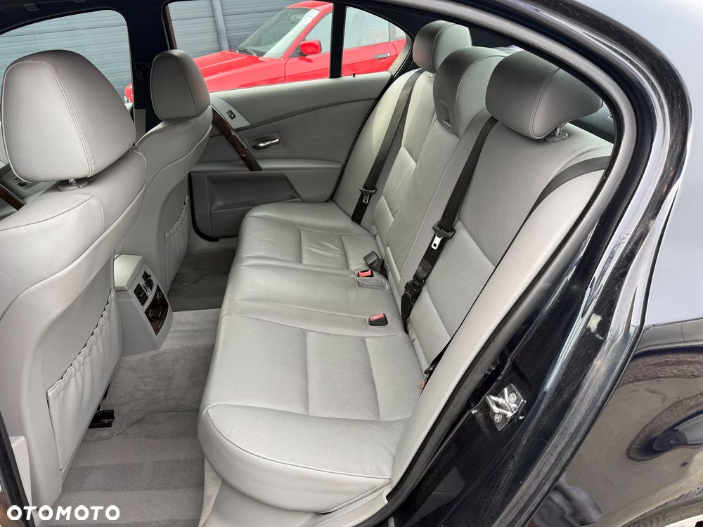 BMW Seria 5 523i - 21