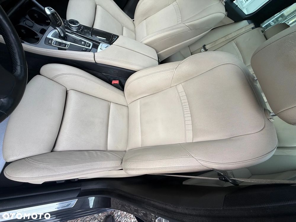 BMW Seria 5 530d Touring Luxury Line - 22
