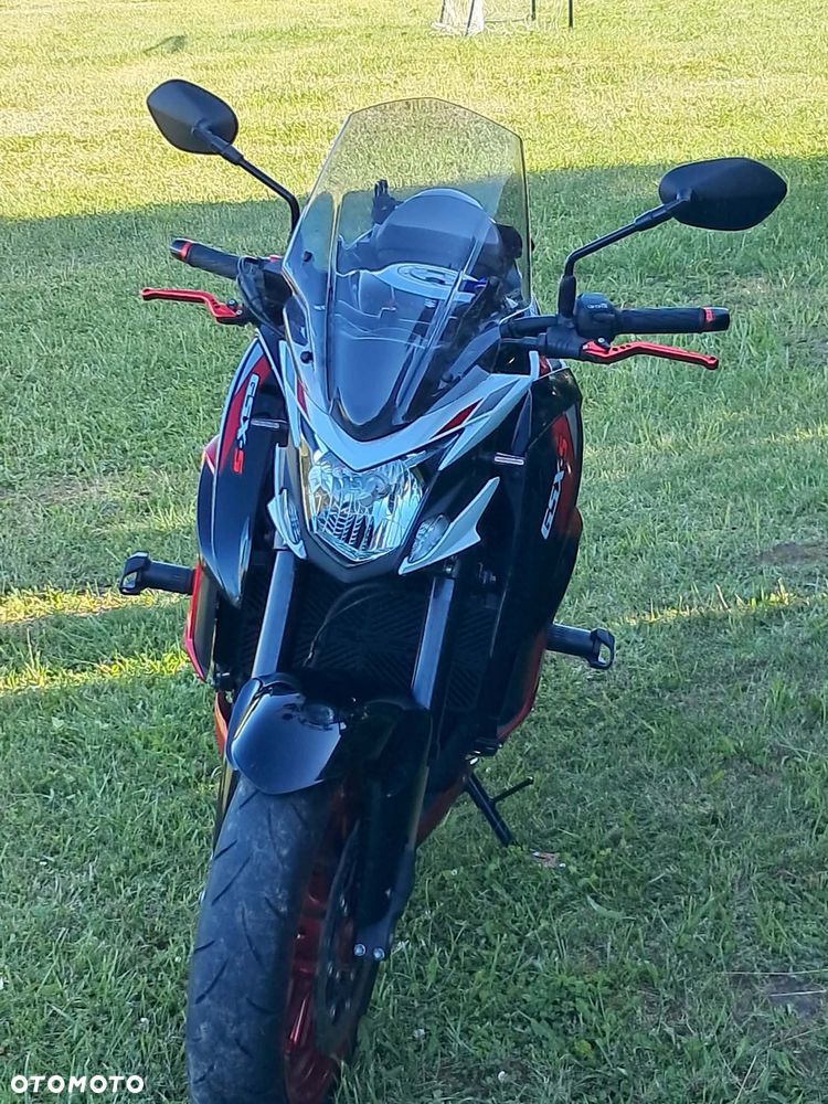 Suzuki GSX - 2