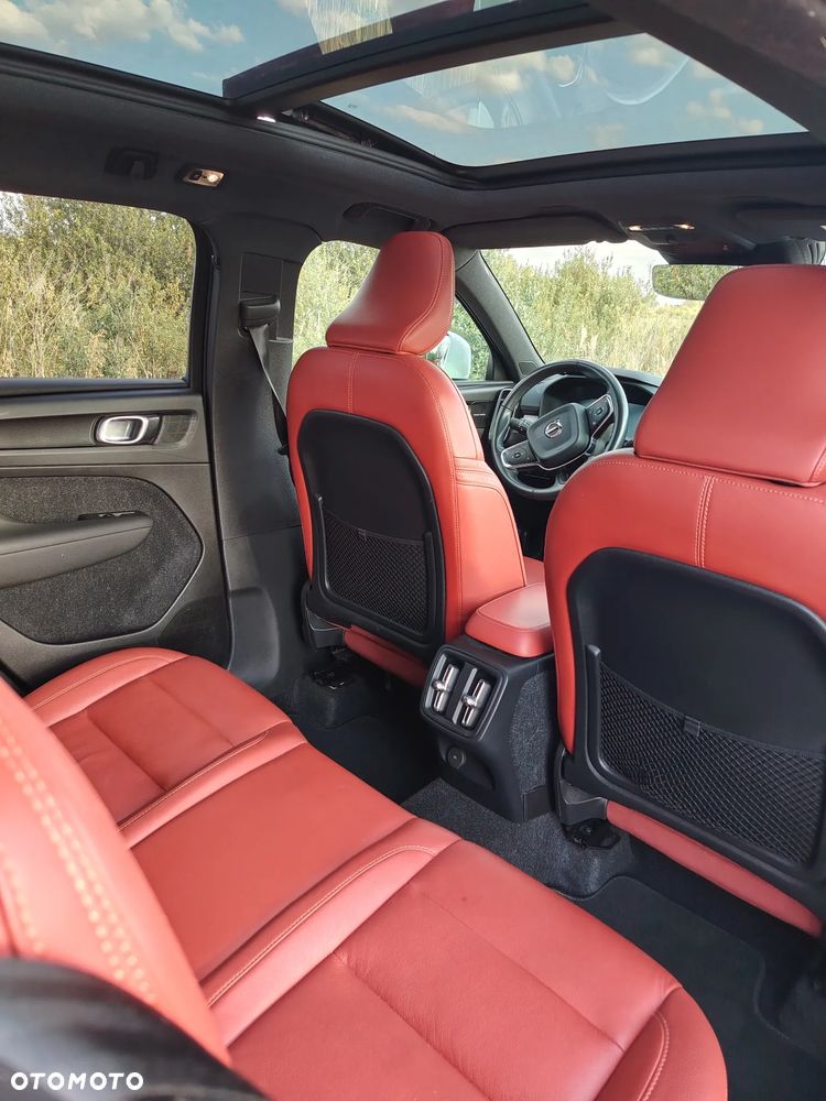 Volvo XC 40 D4 AWD Momentum Pro - 4