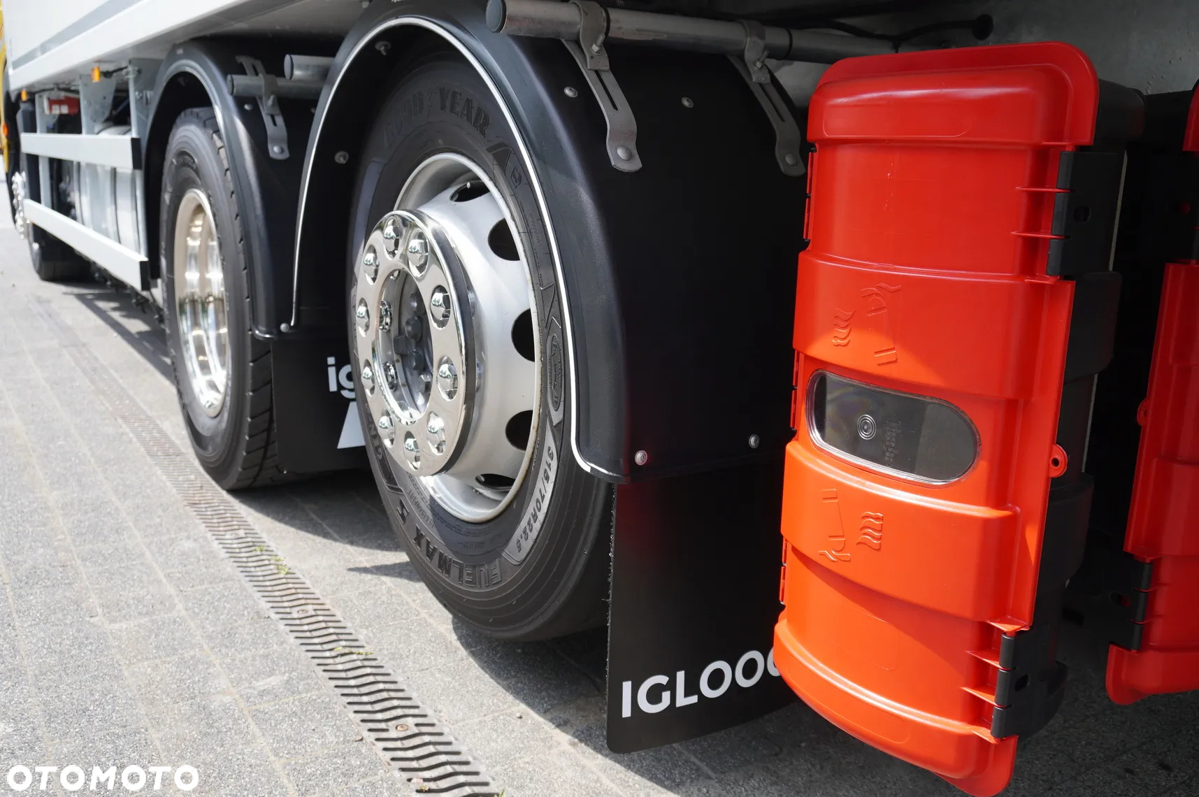 Mercedes-Benz Actros 2545 MP5 6x2 E6 / NOWA chłodnia Igloocar / 19 palet - 26