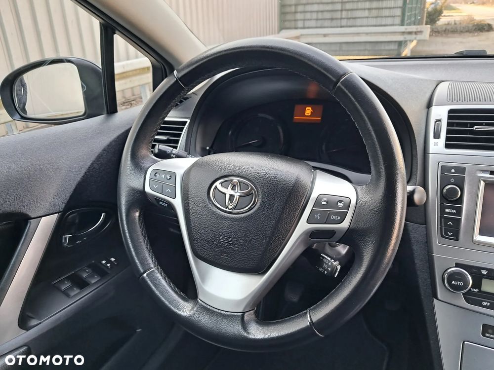 Toyota Avensis 2.0 D-4D Executive - 20