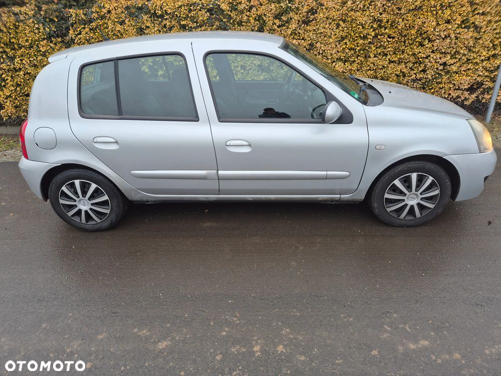 Renault Clio 1.4 16V Campus - 2