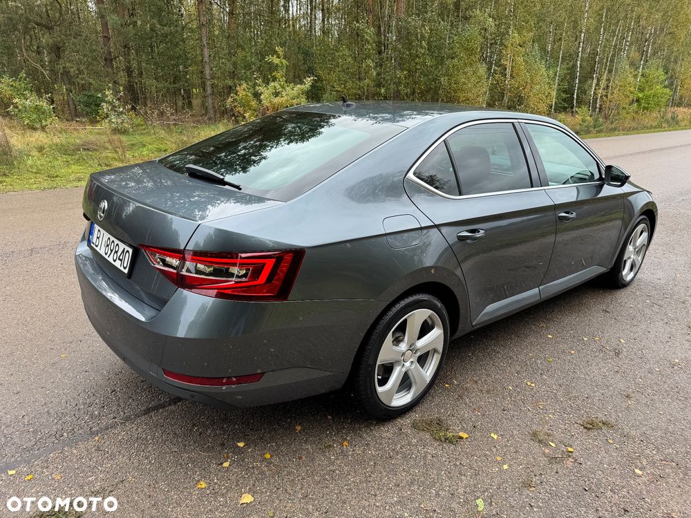 Skoda Superb 1.6 TDI Ambition - 9