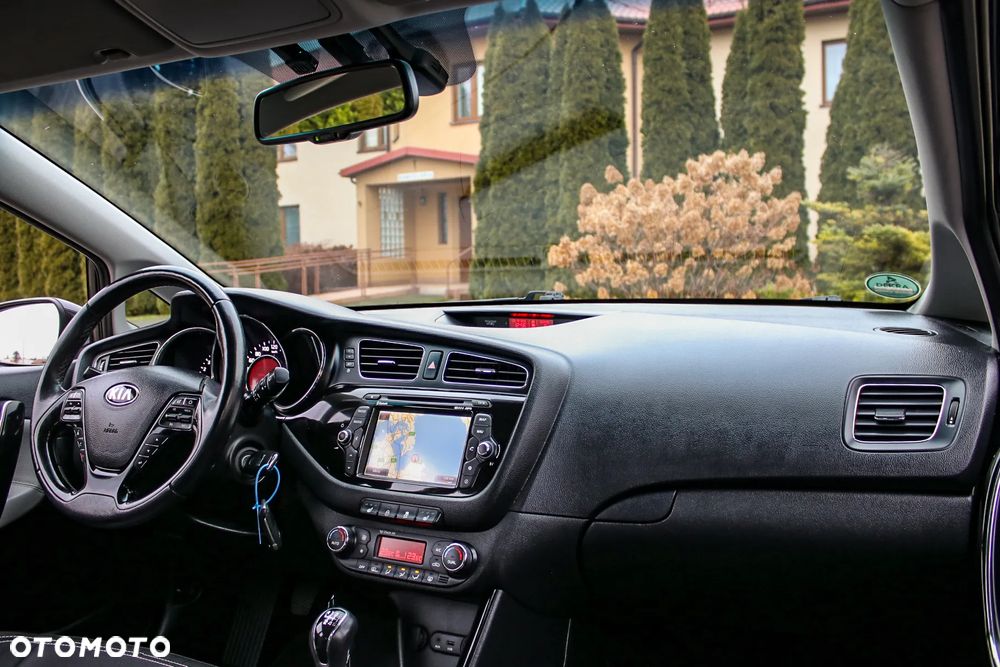 Kia Ceed 1.6 CRDi 128 Platinum Edition - 35