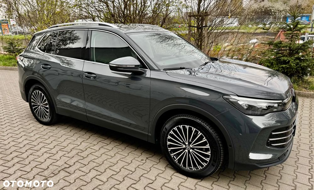 Volkswagen Tiguan 1.5 eTSI Elegance DSG - 4