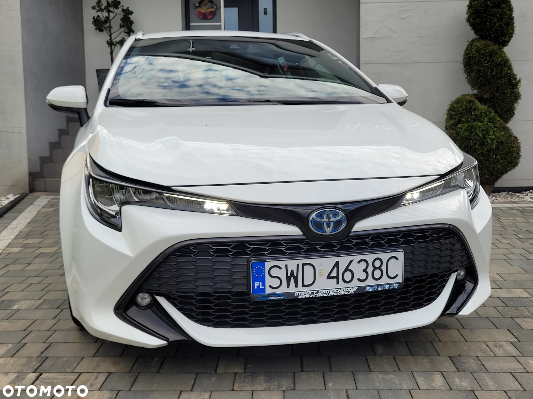 Toyota Corolla 1.8 Hybrid Touring Sports Comfort - 3