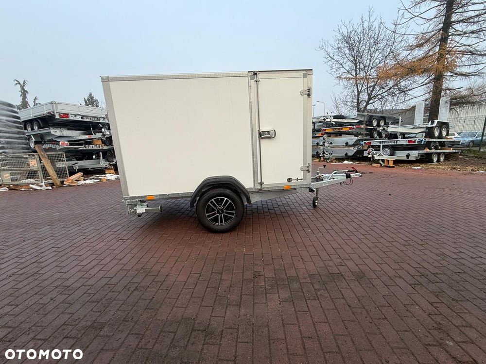 Saris Przyczepa kontener Saris VAN BODY 256x134x150 1300kg 1 oś furgon rampa - 3