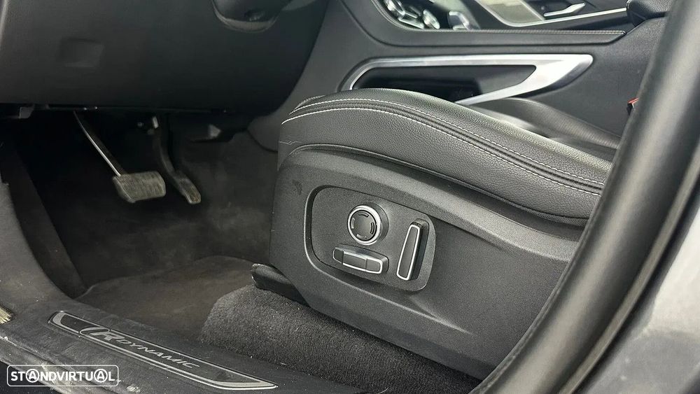 Jaguar F-Pace 2.0 P400e AWD R-Dynamic Black - 31