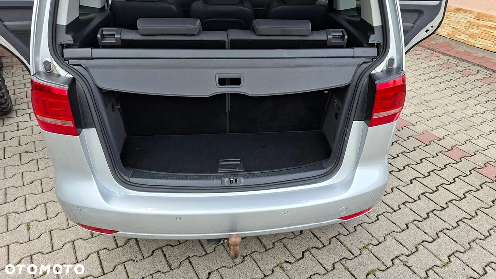 Volkswagen Touran 2.0 TDI DPF BlueMotion Technology DSG MATCH - 33