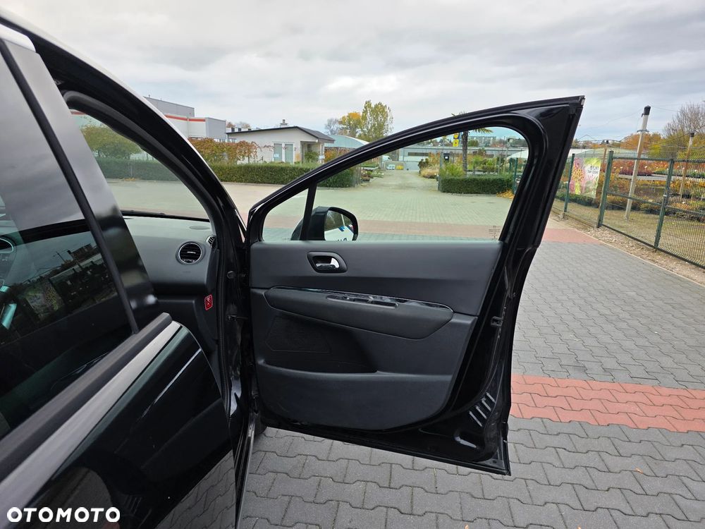 Peugeot 3008 2.0 HDi HYbrid4 - 14