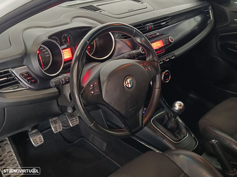 Alfa Romeo Giulietta 1.6 JTDM Distinctive - 13
