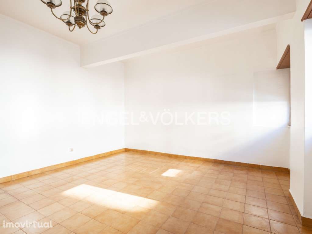 Espaçoso T2 Próximo à Zona Polis do Barreiro - Grande imagem: 3/28