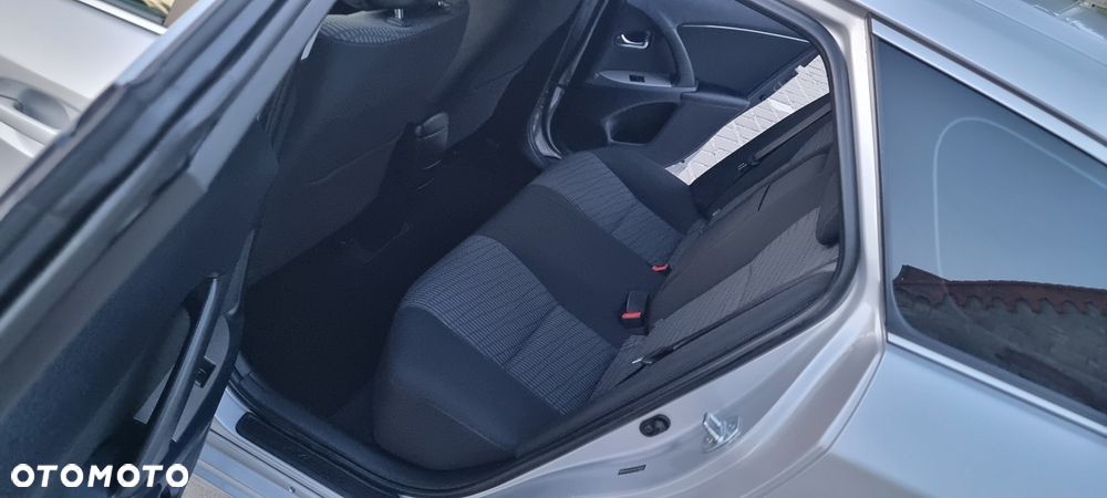 Toyota Avensis 1.8 Edition - 24