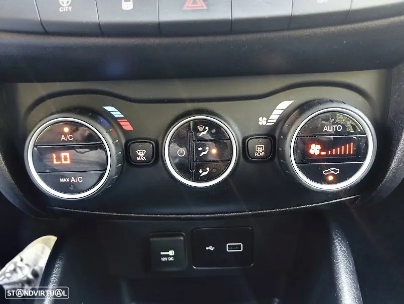 Fiat Tipo Station Wagon 1.3 M-Jet Lounge - 29