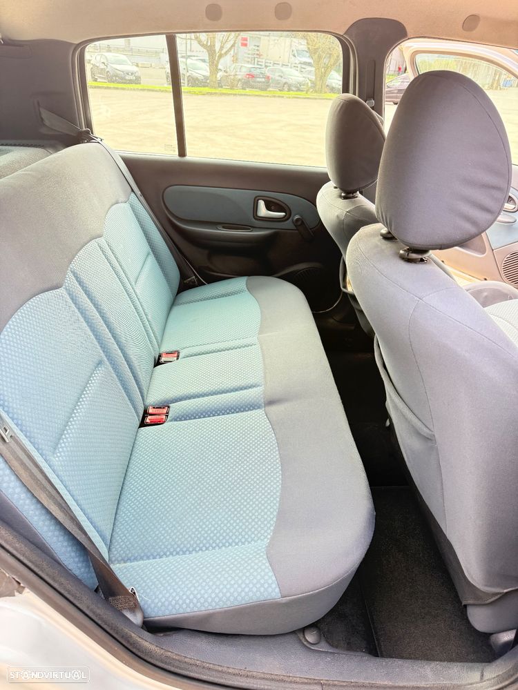 Renault Clio 1.2 16V Authentique - 24