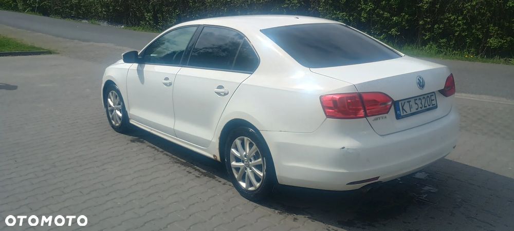 Volkswagen Jetta 2.0 Base - 13