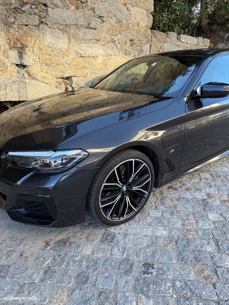 BMW 530 e Pack Desportivo M - 2