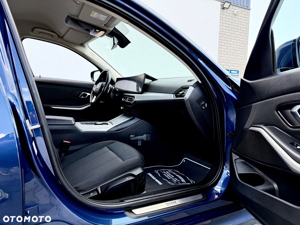 BMW Seria 3 318d Sport Line - 28