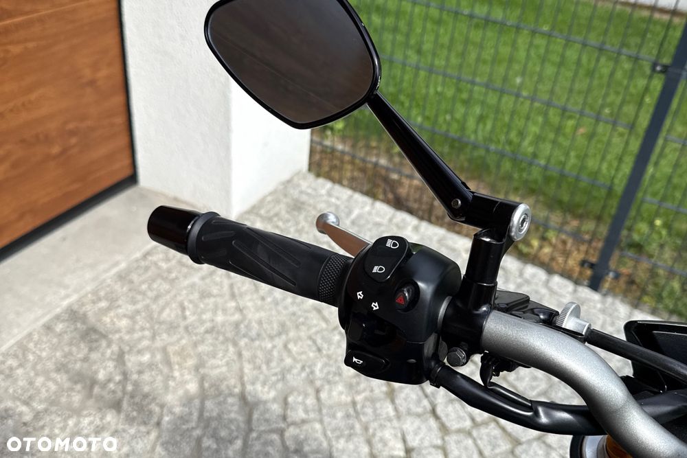 Yamaha FZ8 - 17