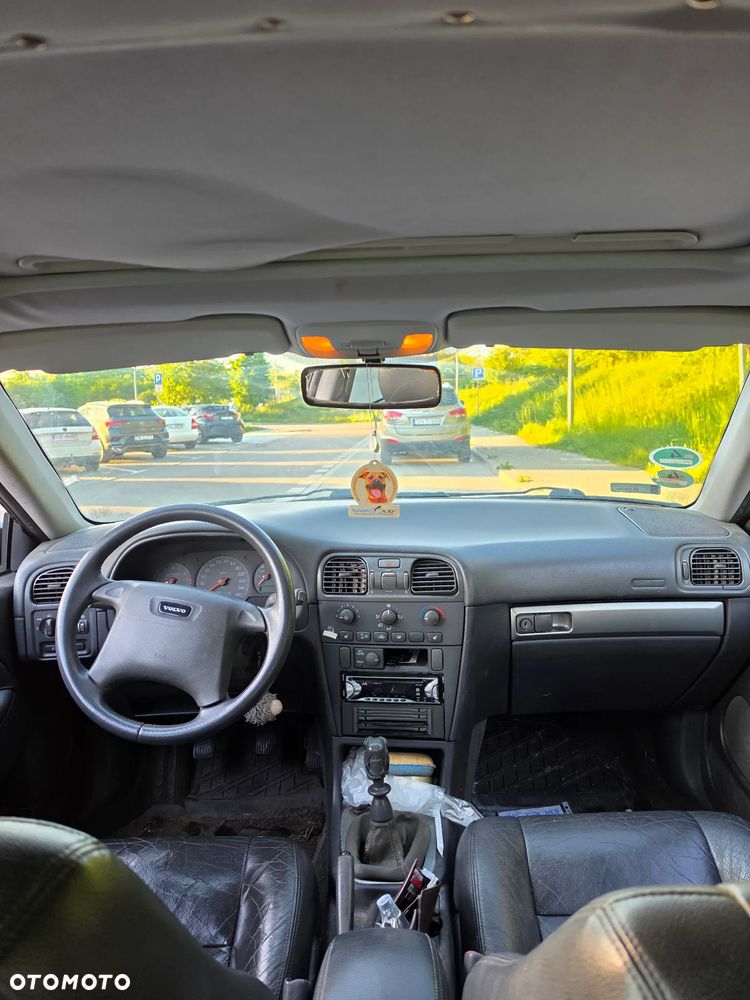Volvo V40 1.8 - 8