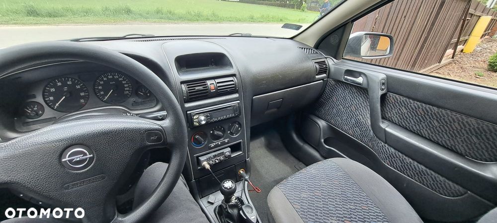 Opel Astra 1.6 - 16