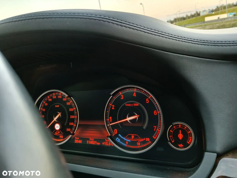 BMW Seria 7 - 32