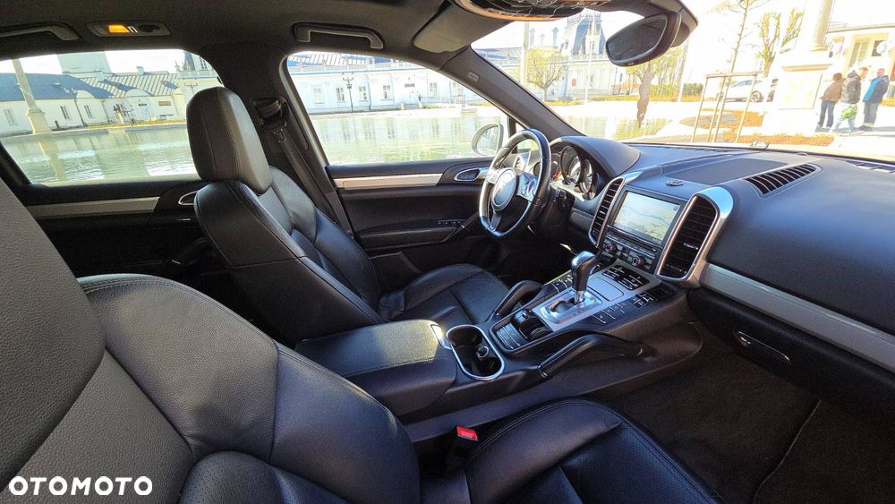 Porsche Cayenne S - 14