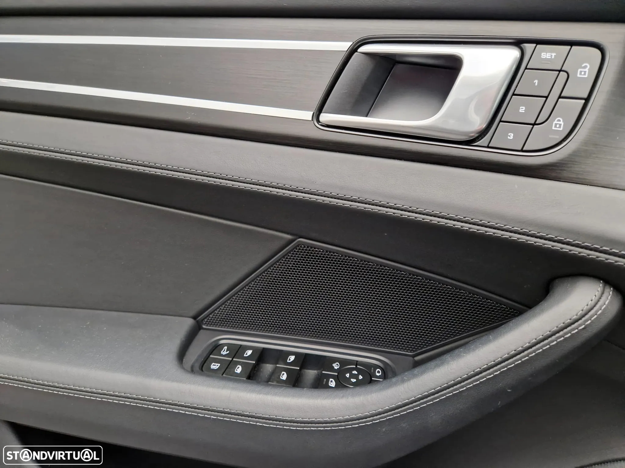 Porsche Panamera 4 E-Hybrid Platinum Edition com PDLS - 18