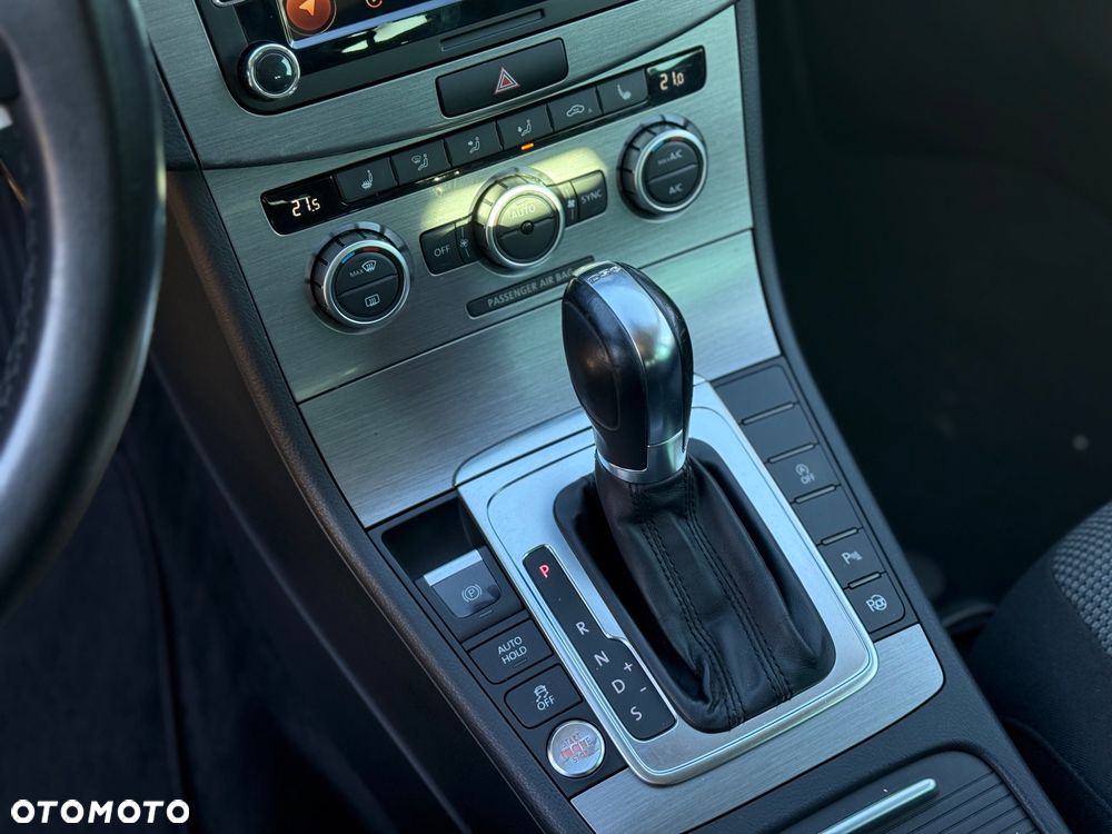 Volkswagen Passat - 29