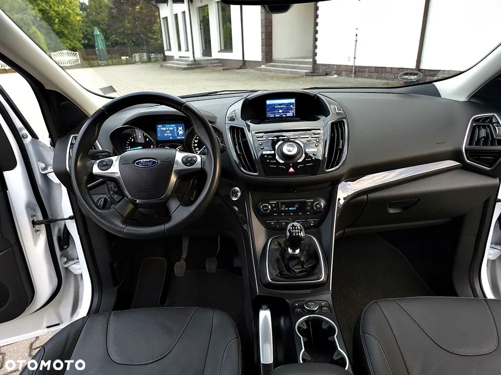 Ford Kuga 2.0 TDCi FWD Titanium Plus - 25