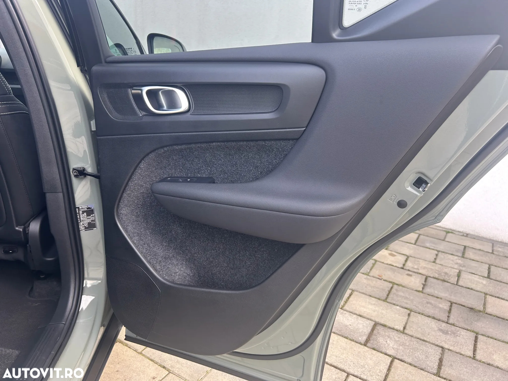 Volvo XC 40 Recharge Twin Motor AWD Ultimate - 9