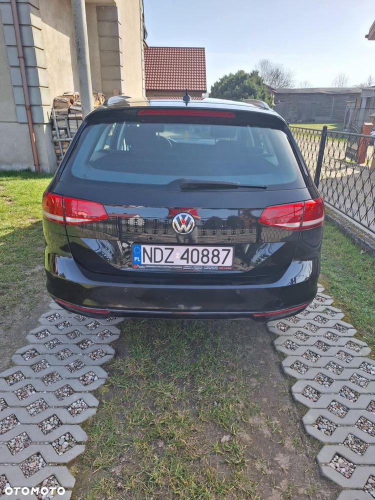 Volkswagen Passat - 4