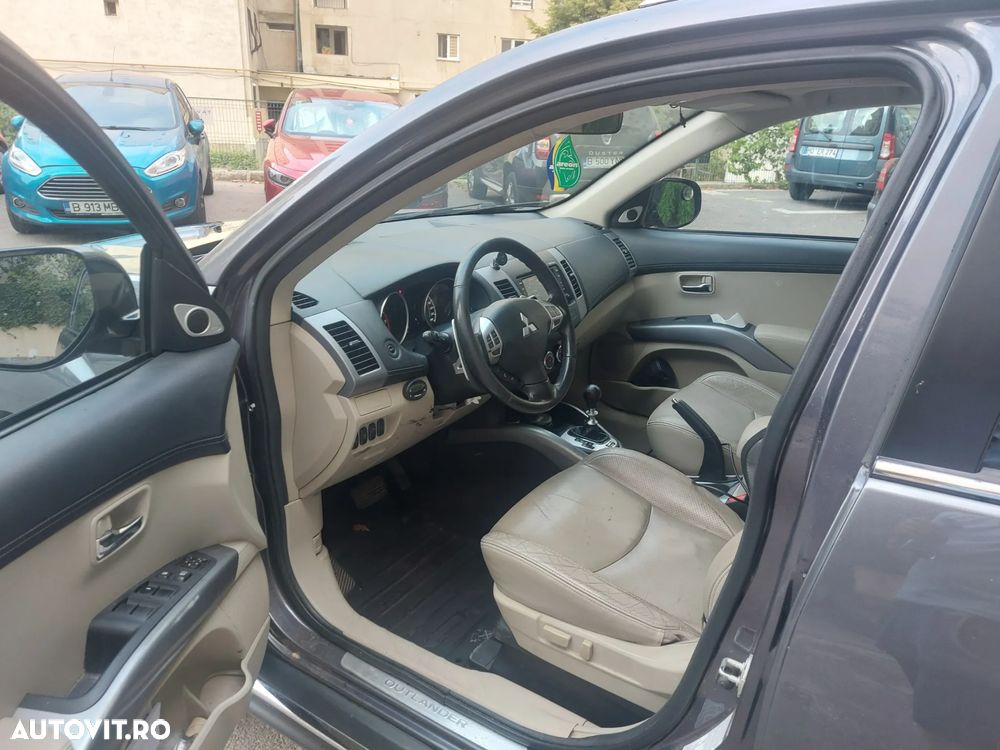 Mitsubishi Outlander 2.2 DI-D 4WD TC-SST Intense+ A05 - 7