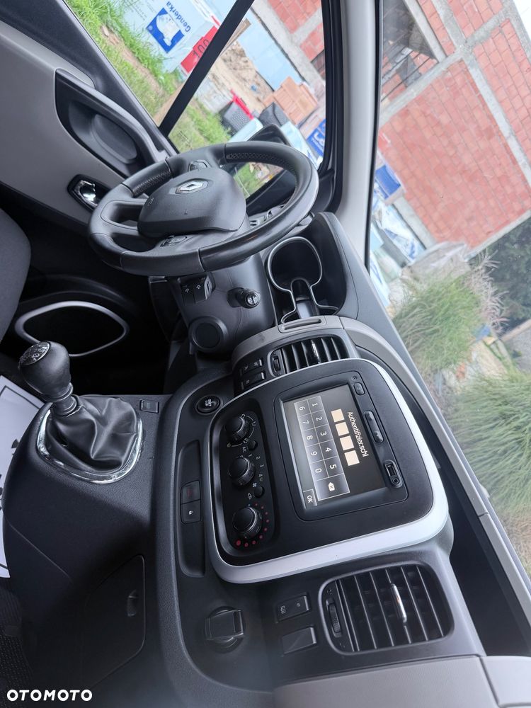 Renault Trafic - 23