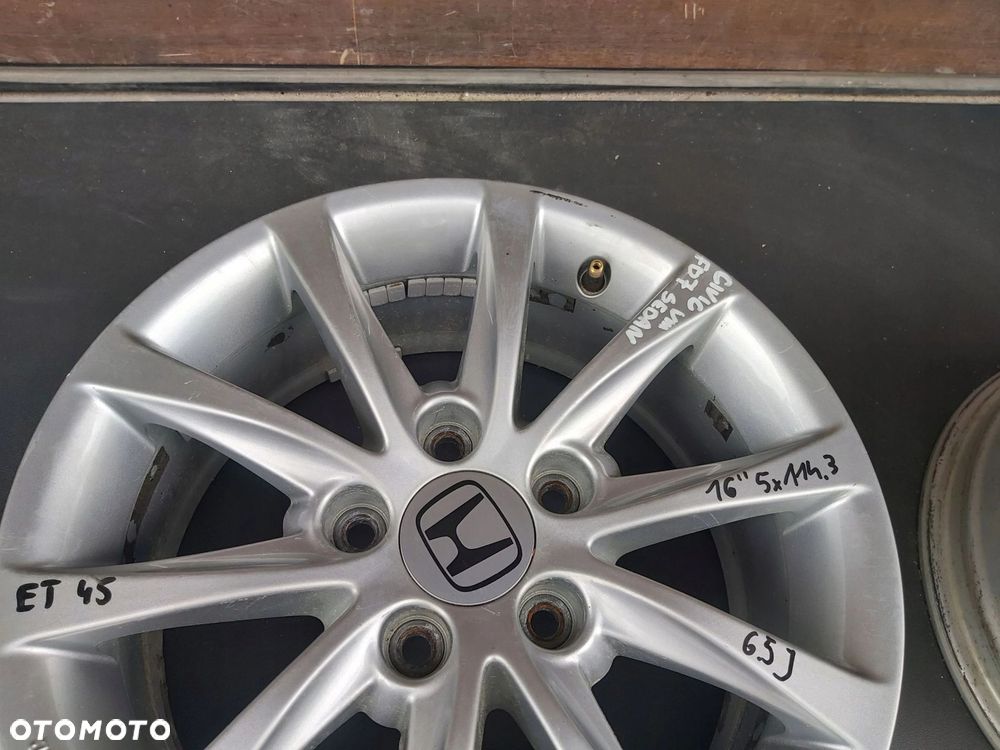 Honda Civic VIII 8 UFO Sedan Alufelga 16 1 sztuka 5x114,3 6,5j - 3